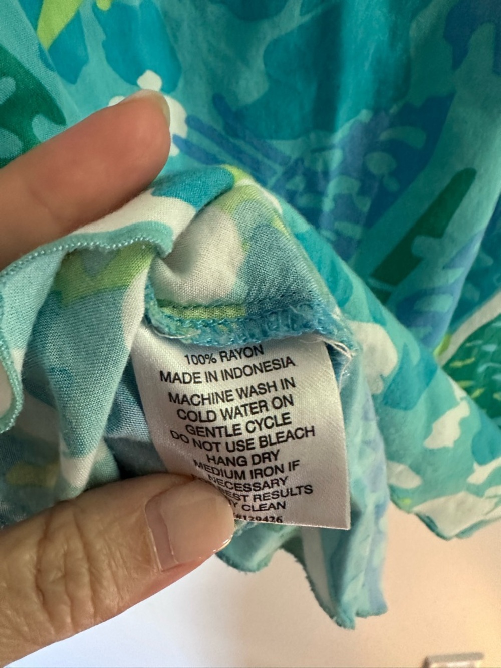 Escapada Living S Blue Green Fish Rayon Resort Top - Picture 8 of 8